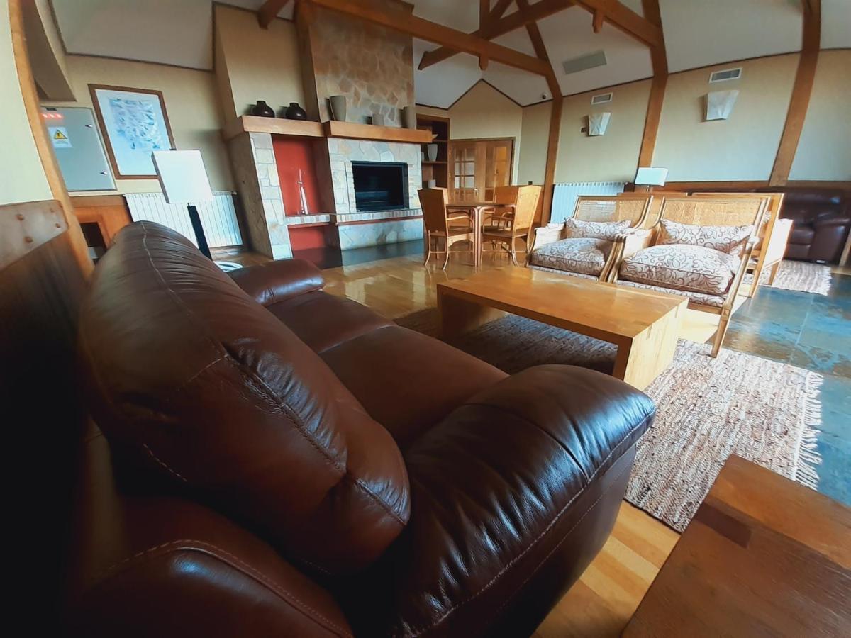 Hotel Y Cabanas Llanuras De Diana - Caja Los Andes Puerto Natales Bagian luar foto