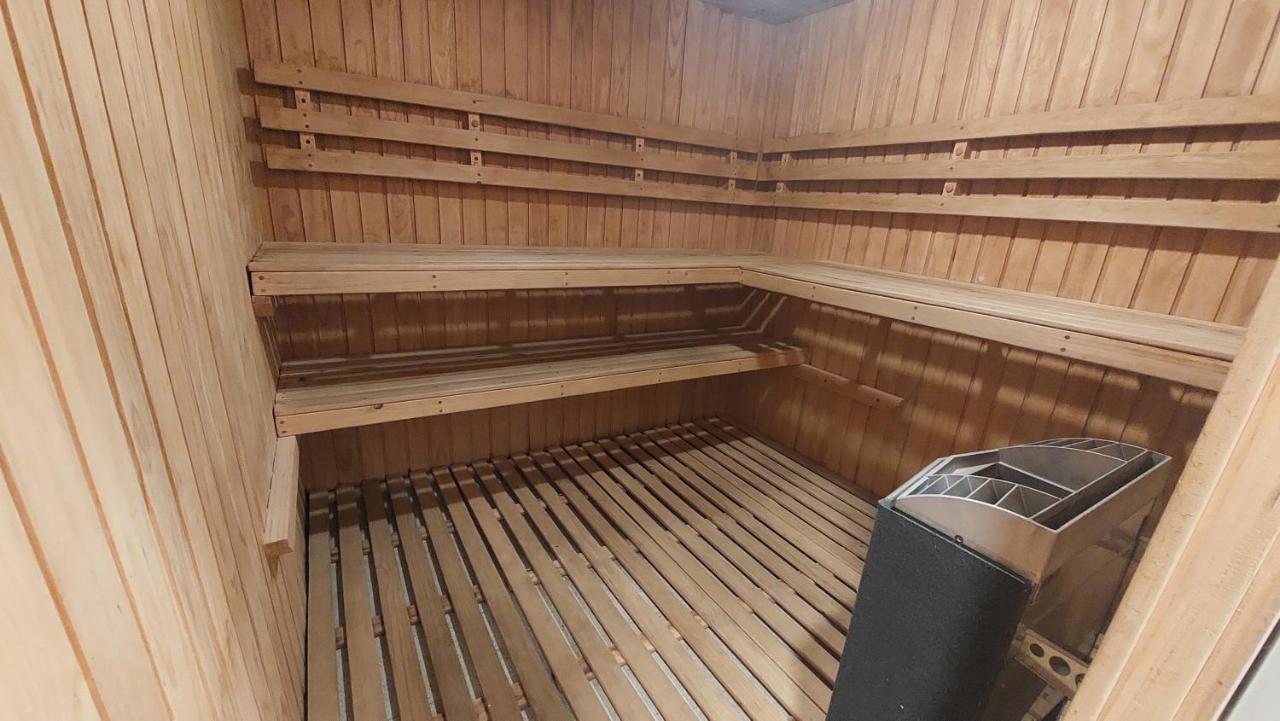 Hotel Y Cabanas Llanuras De Diana - Caja Los Andes Puerto Natales Bagian luar foto