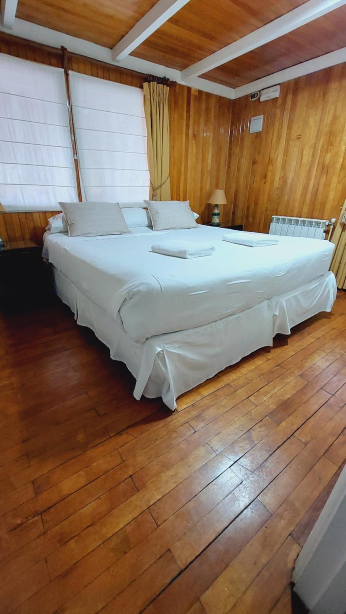 Hotel Y Cabanas Llanuras De Diana - Caja Los Andes Puerto Natales Bagian luar foto