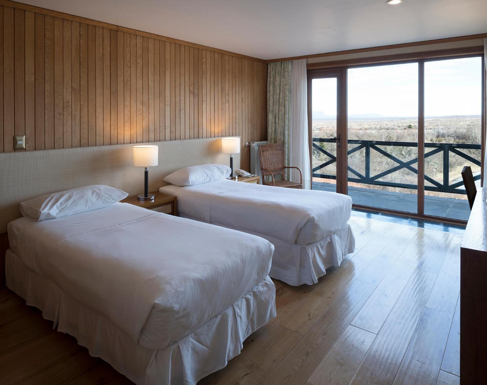 Hotel Y Cabanas Llanuras De Diana - Caja Los Andes Puerto Natales Bagian luar foto