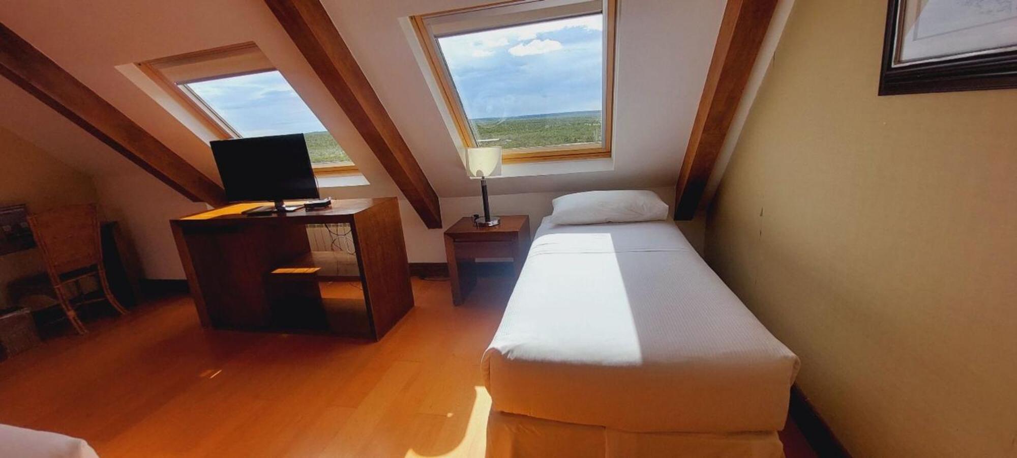 Hotel Y Cabanas Llanuras De Diana - Caja Los Andes Puerto Natales Bagian luar foto