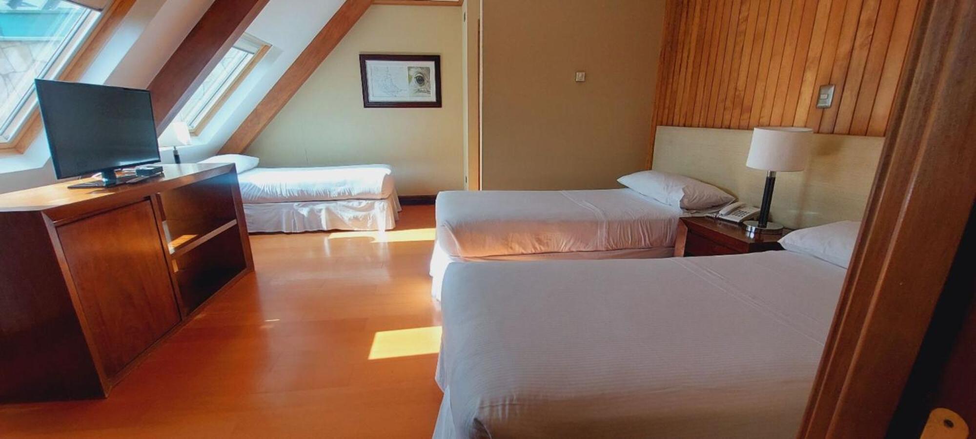 Hotel Y Cabanas Llanuras De Diana - Caja Los Andes Puerto Natales Bagian luar foto